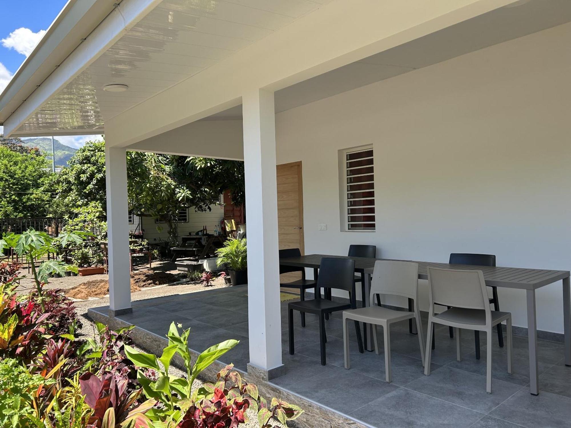 Pare Lodge Tahiti Pirae Habitación foto